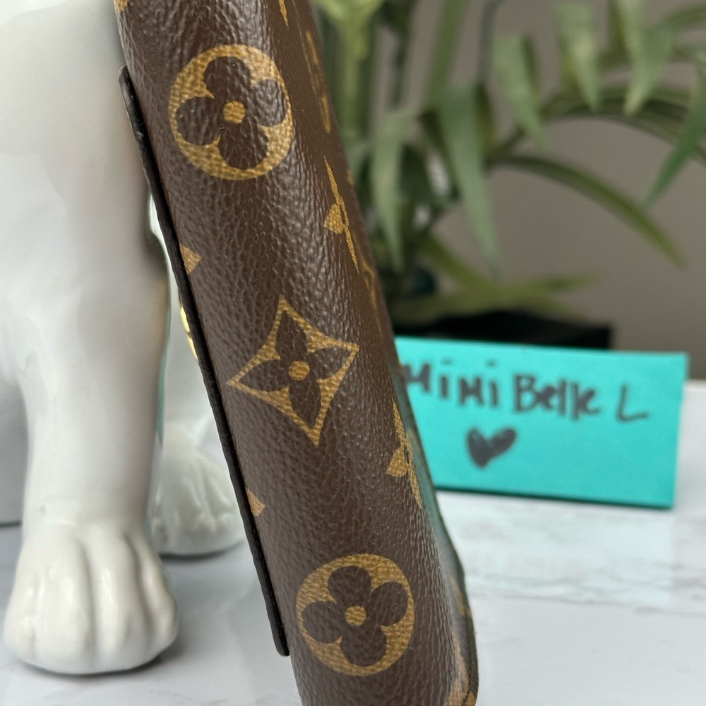 Louis Vuitton Juliette Wallet in Reverse Monogram - Picture 7 of 12